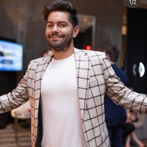 Men's Tan Checkered Suit Jacket 38L / Pants 34